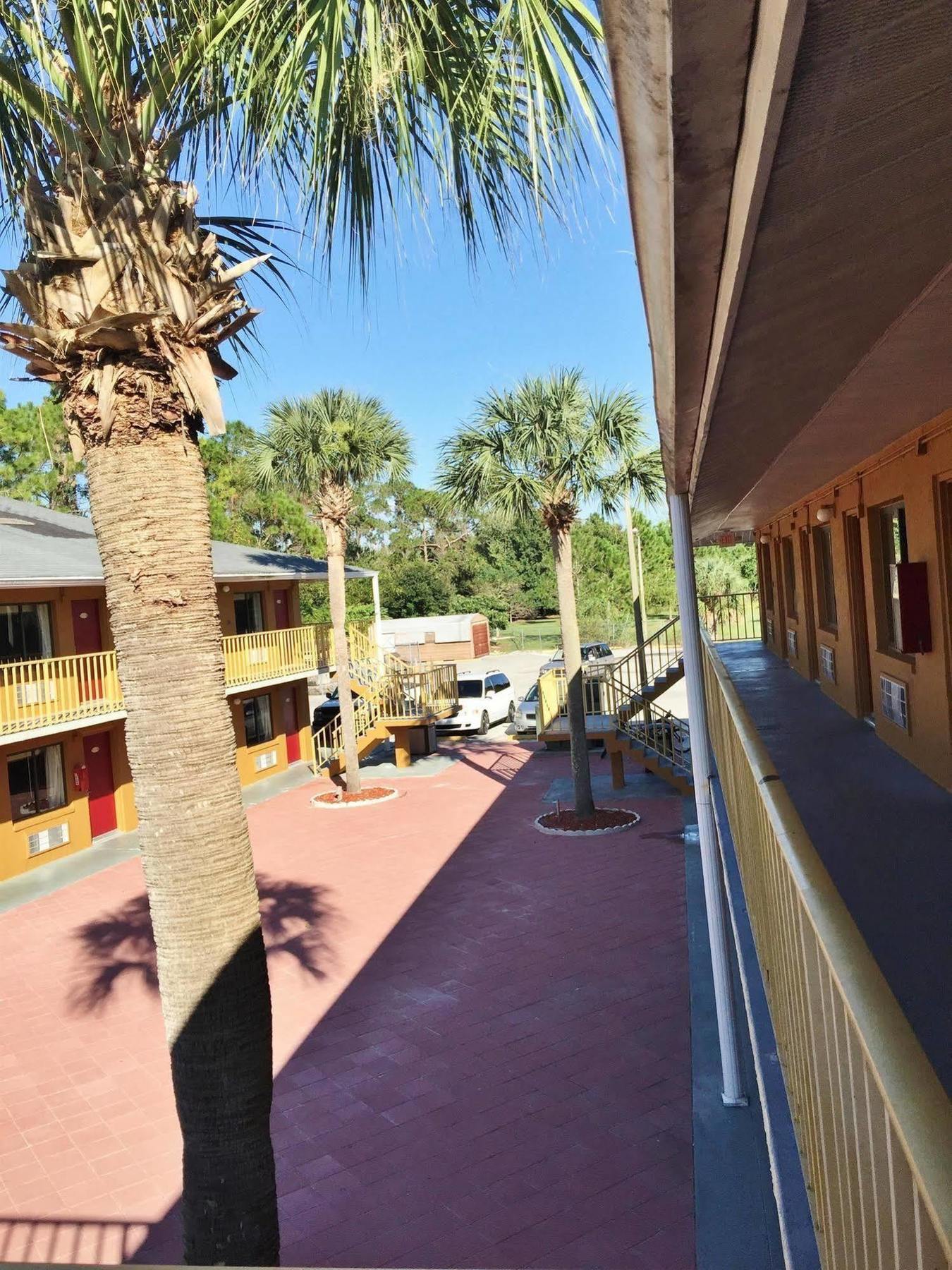 Country Hearth Inn- Kissimmee Exterior photo
