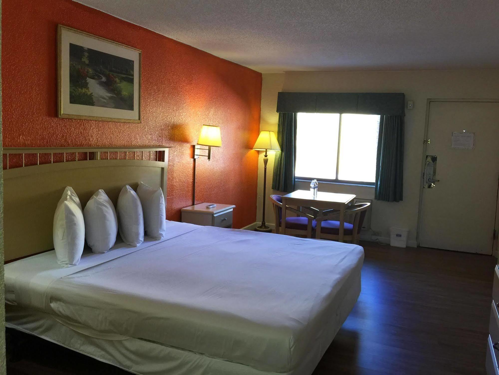 Country Hearth Inn- Kissimmee Exterior photo