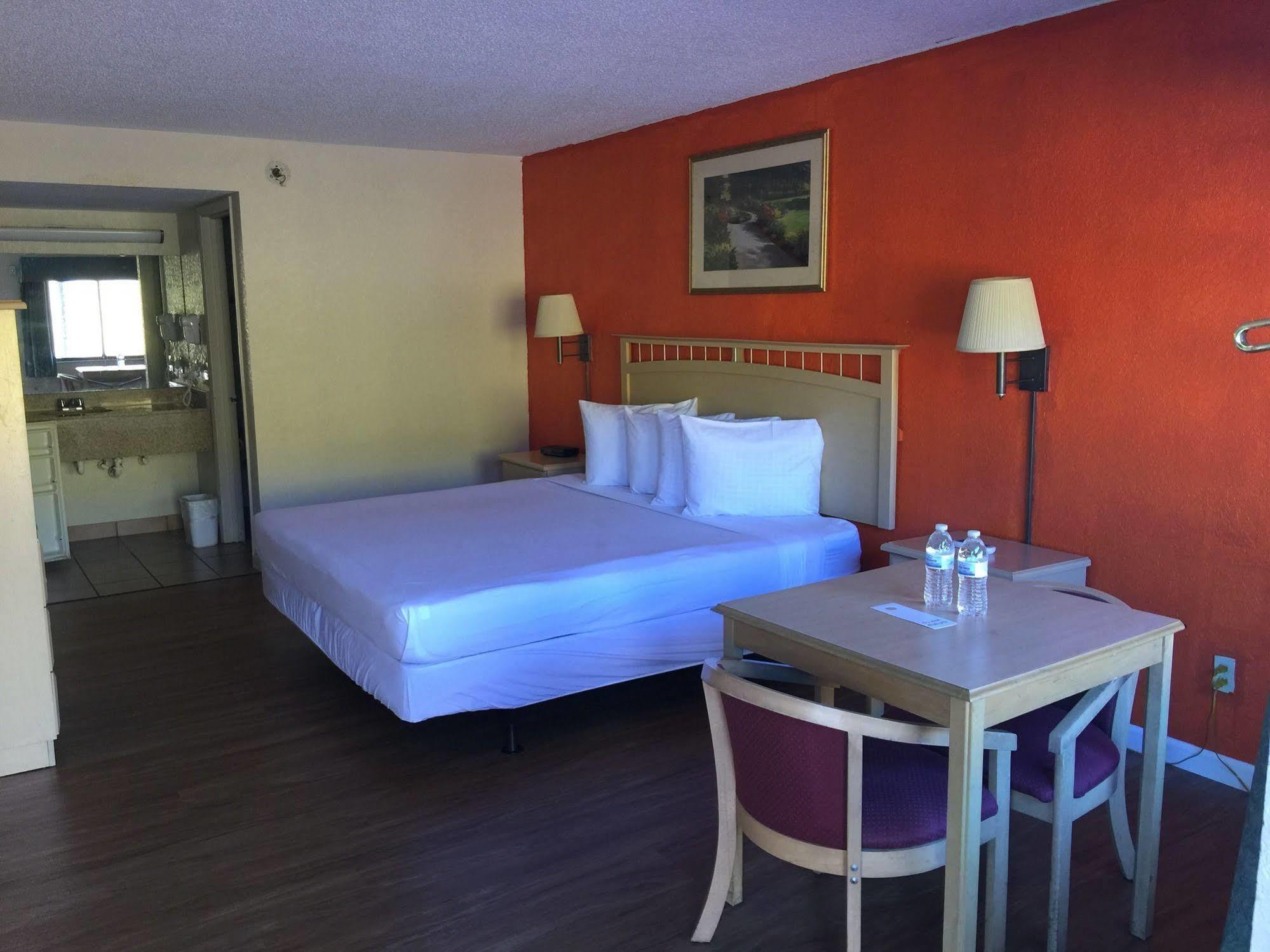 Country Hearth Inn- Kissimmee Exterior photo