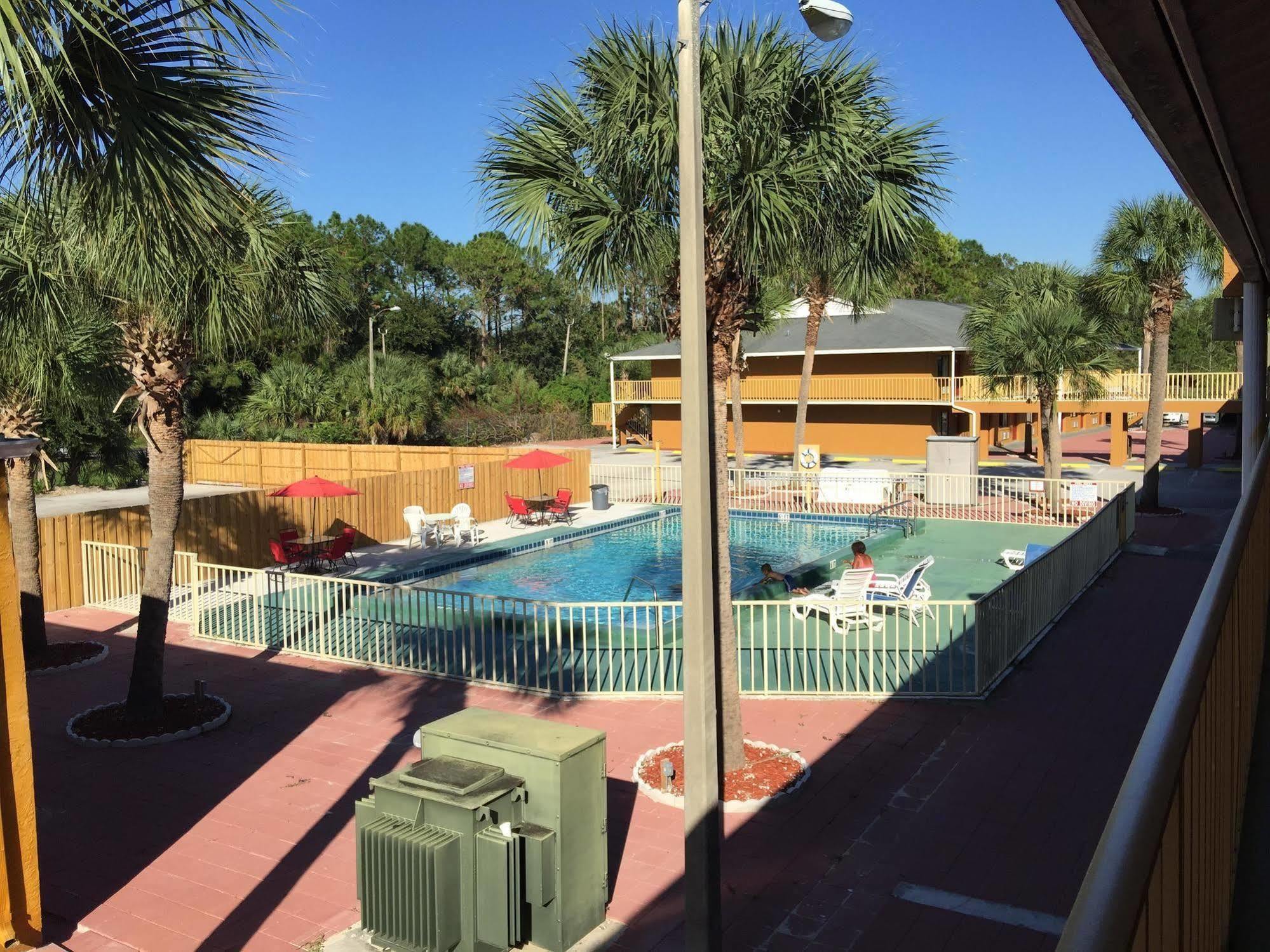 Country Hearth Inn- Kissimmee Exterior photo